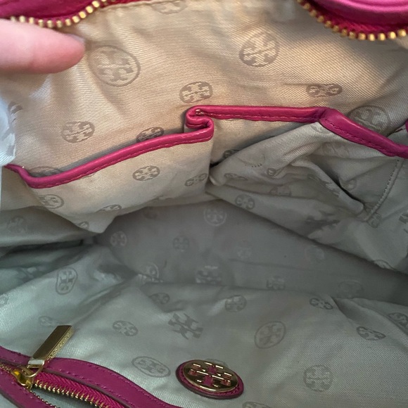 Tory Burch Thea Pebbled Leather Hobo Bag in Wildflower Pink Plum Purple - Picture 8 of 13